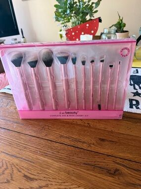 Pink Complete Eye & Face Luxury Brush Kit